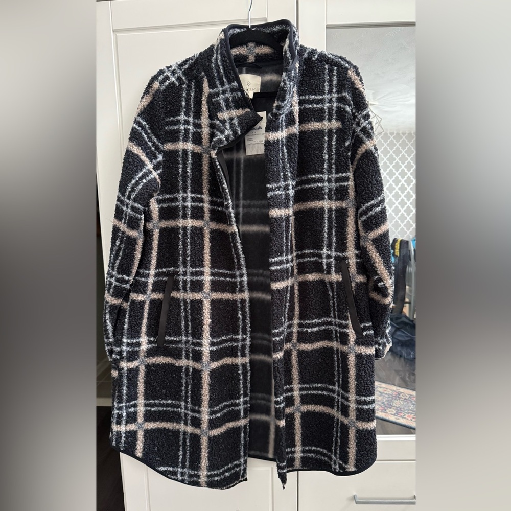NWT Aspen Black and Cream Plaid Teddy Jacket - 1X